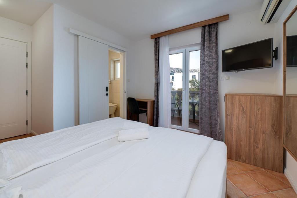 Bed & Breakfast Dosen III Baška Exteriör bild