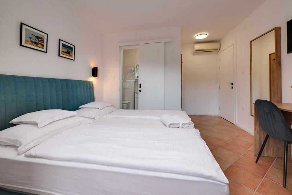 Bed & Breakfast Dosen III Baška Exteriör bild